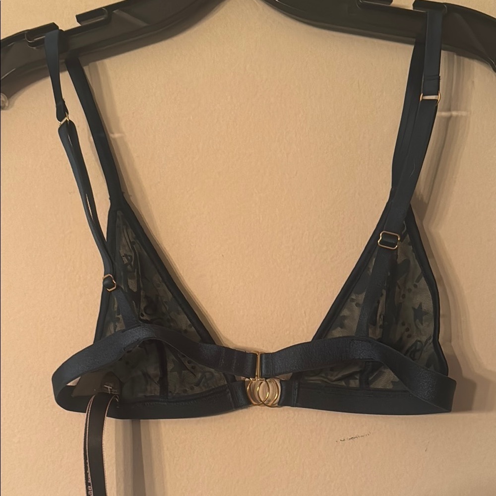 Victoria's Secret Green Satin Bra - Picture 3 of 4